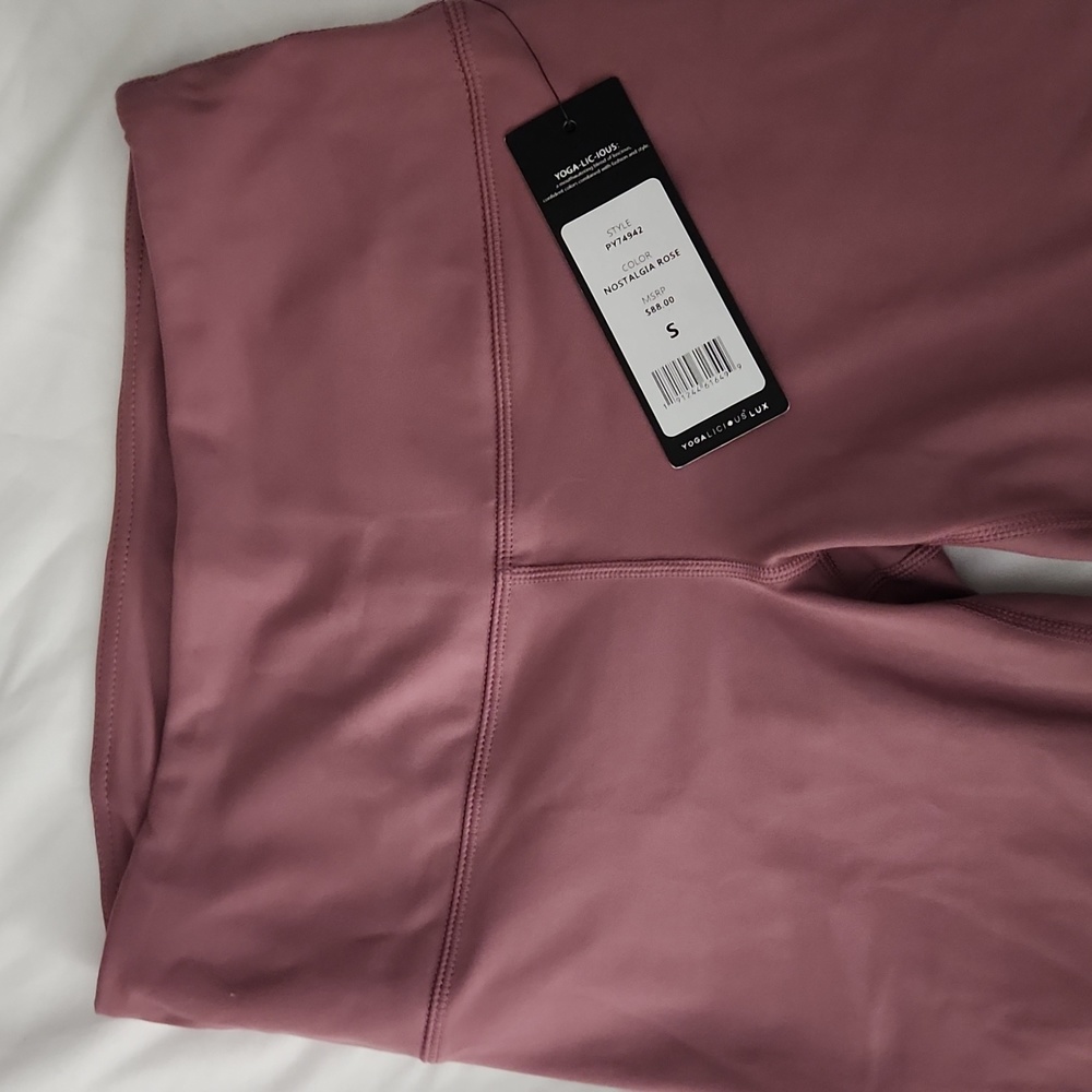 Yogalicious LUX NWT Small Nostalgia Rose